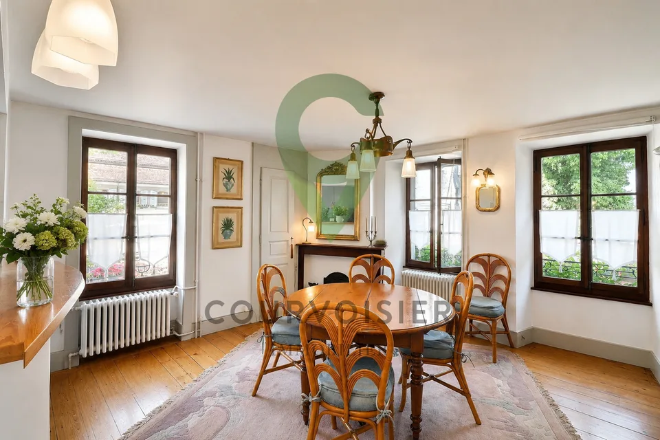 Casa di carattere con giardino e locale indipendente nel cuore di Nyon – foto 4 di 13