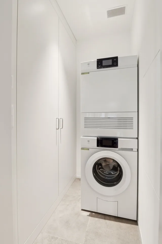 Minergie-P standard in owner-occupier standard, Poggenpohl kitchen and geothermal heating