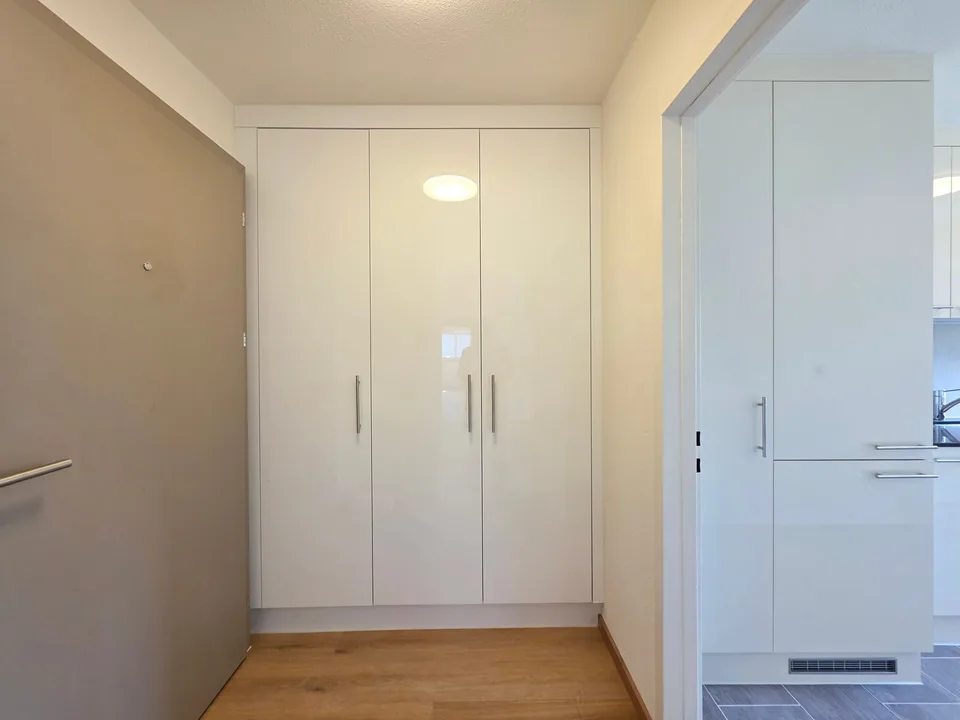 Appartement rénové 4 pièces avec balcon à Thusis