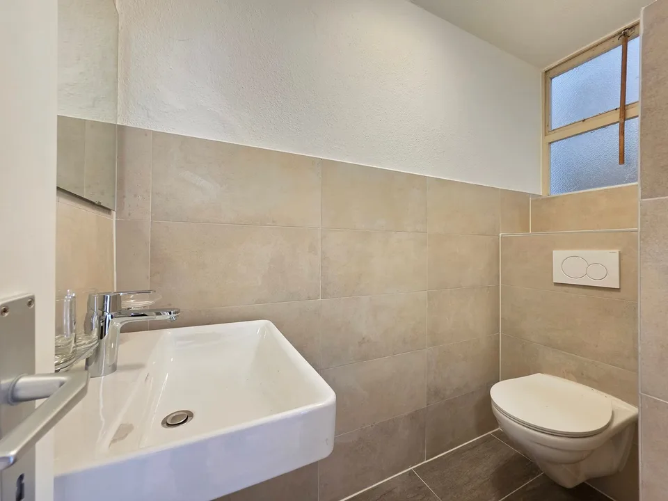 Appartement rénové 4 pièces avec balcon à Thusis