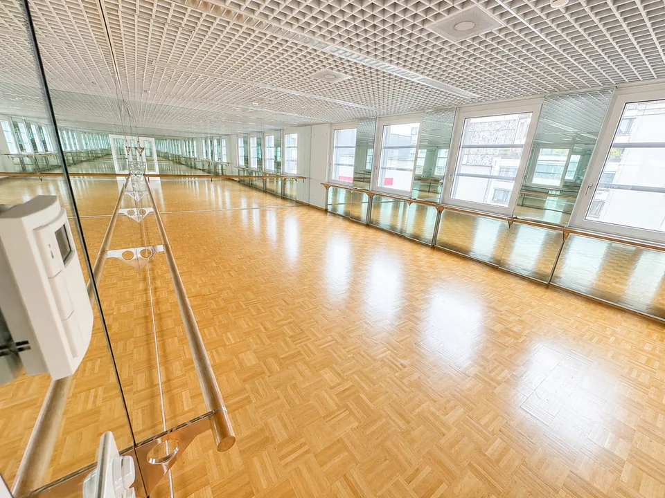 Attraktive Bürofläche mit Fitness-/Praxis-Ausbau in Rapperswil! – Foto 2 von 6