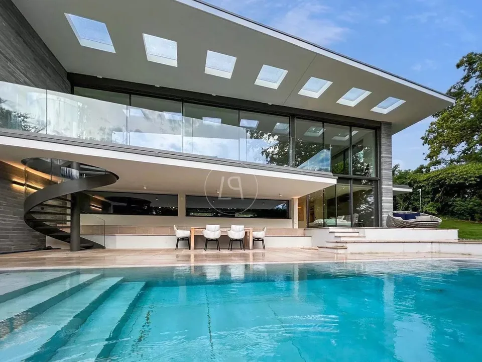 Villa contemporaine d'exception, vue et accès privé au lac,rive gauche – photo 7 sur 12