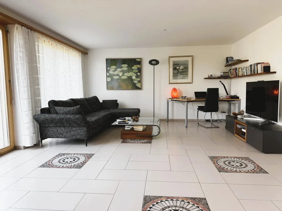 Maison de famille attrayante et bien entretenue de 7,5 pièces, indépendante, dans un endroit calme et beau à Rafz – photo 7 sur 21