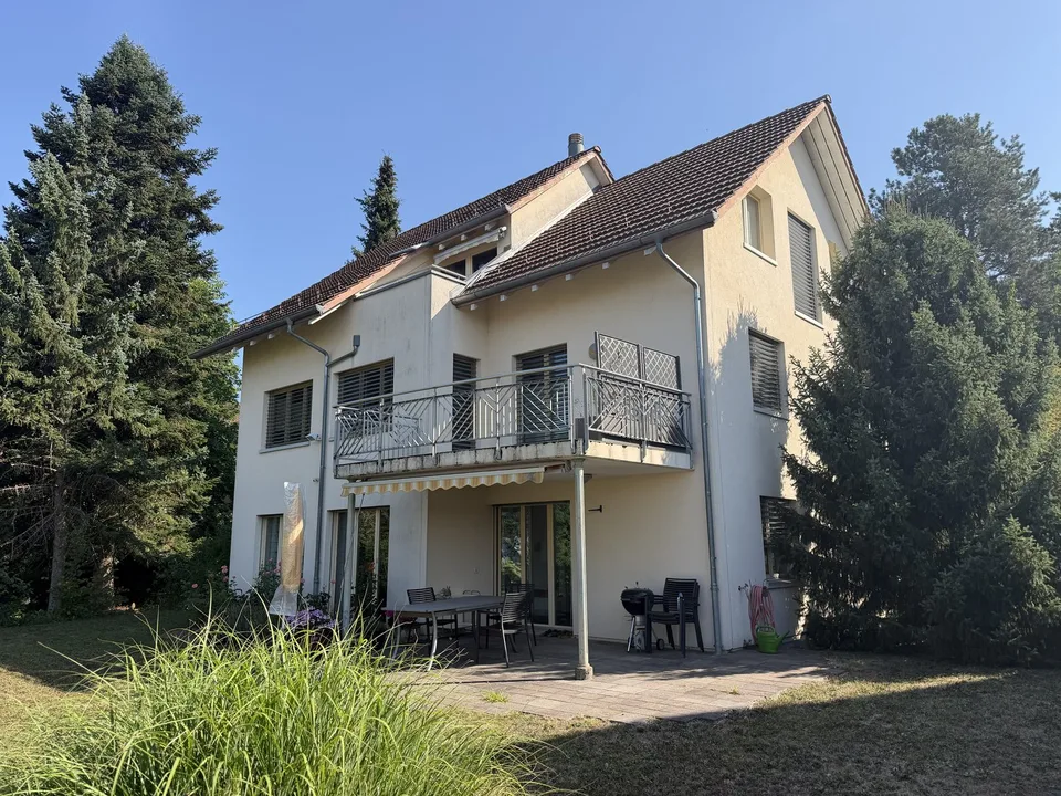 Maison de famille attrayante et bien entretenue de 7,5 pièces, indépendante, dans un endroit calme et beau à Rafz – photo 4 sur 21