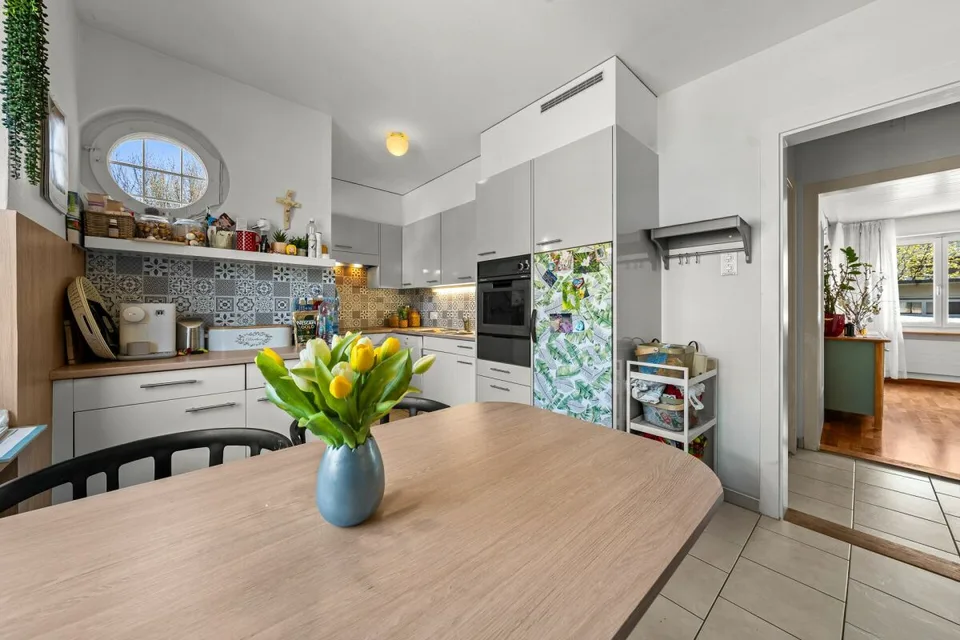 Grosszügige 4.5-Zimmerwohnung auf zwei Etagen mit Terrasse und Garten!