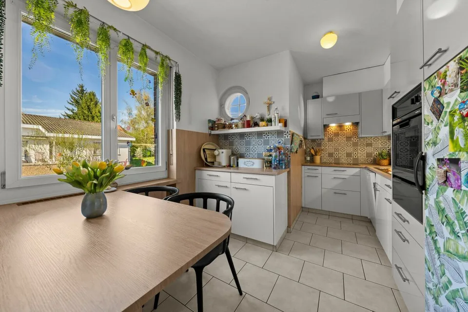 Grosszügige 4.5-Zimmerwohnung auf zwei Etagen mit Terrasse und Garten!