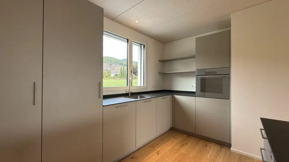 Maison mitoyenne neuve avec de nombreux extras à Oberbipp