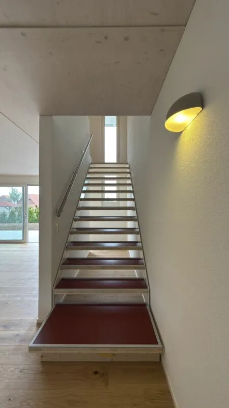 Maison mitoyenne neuve avec de nombreux extras à Oberbipp