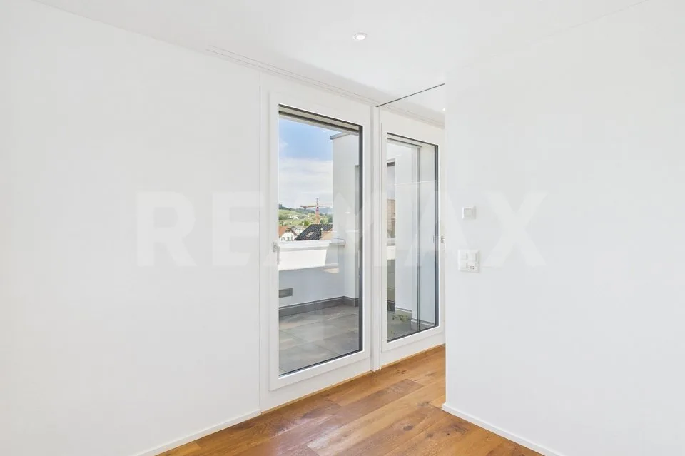 Modern 3.5-room attic apartment for rent in a central location!