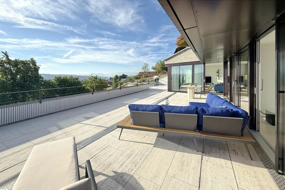 Posizione mozzafiato con vista lago: Appartamento di terrazza esclusivo di 4 ½ locali con terrazza da sogno di 90 m2 – foto 2 di 10