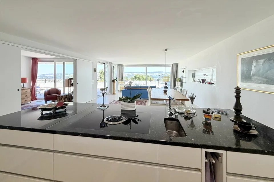 Posizione mozzafiato con vista lago: Appartamento di terrazza esclusivo di 4 ½ locali con terrazza da sogno di 90 m2 – foto 5 di 10
