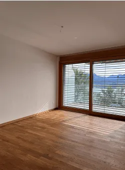 Stilvolle 2.5-Zimmer-Wohnung mit traumhafter See- und Bergsicht in Gunten
