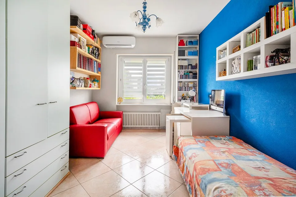 Spaziosa bifamiliare: ideale per due famiglie o per chi cerca total... – foto 6 di 11