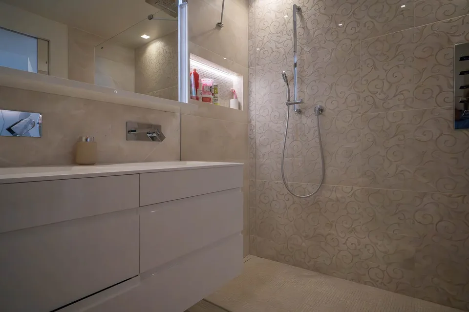 Lausanne Chailly, Triplex mit zwei Wohnungen und 5 Suitenzimmern – Foto 16 von 18