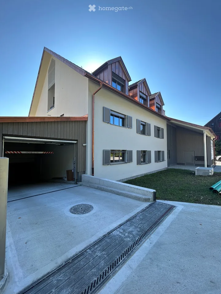 Erstvermietung: Exklusive 3.5-Zi-Dachwohnung mit Galerie & einzigartigem Wohngefühl