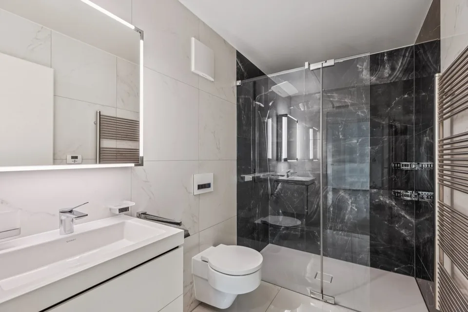 Élégant appartement avec mezzanine et panorama exceptionnel sur le lac – photo 9 sur 13