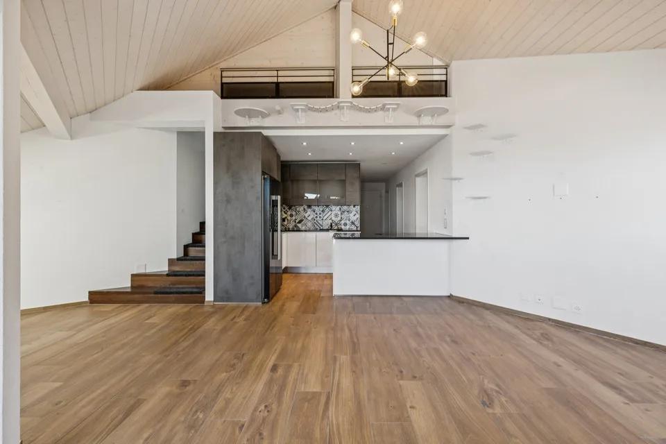 Élégant appartement avec mezzanine et panorama exceptionnel sur le lac – photo 3 sur 13
