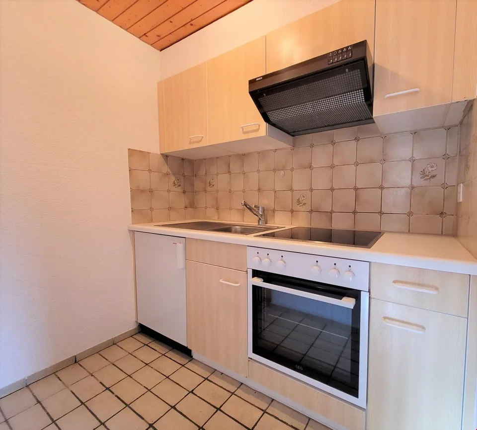 2.0 Zimmer-Wohnung im 4.OG - ohne Lift