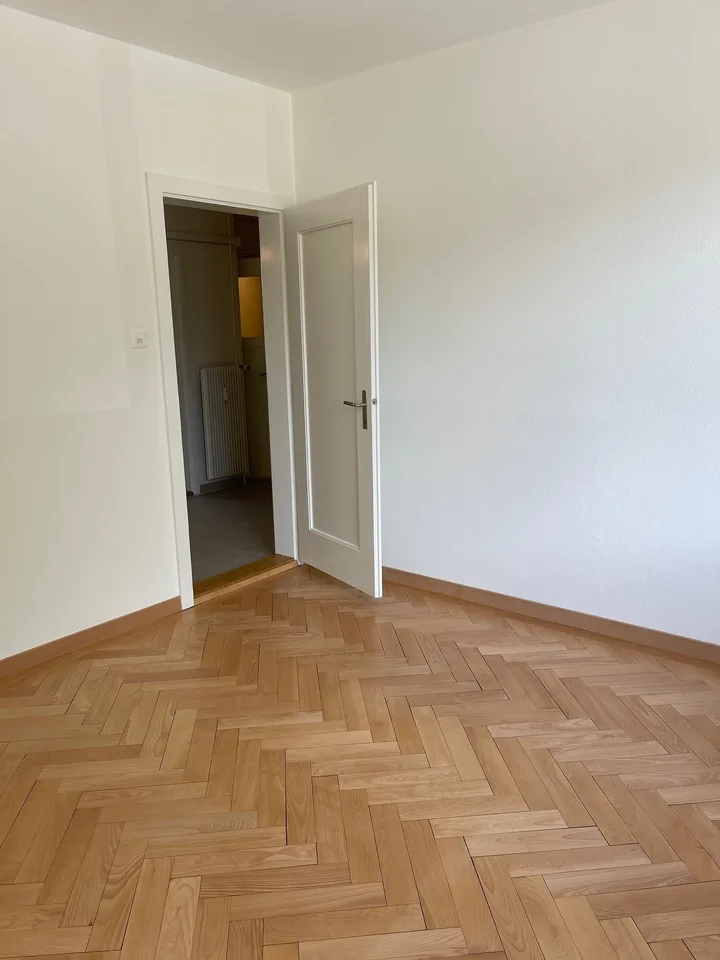 Tolle 4.5-Zimmer-Wohnung im Altbau an der General-Dufour-Strasse in Biel – Foto 8 von 12