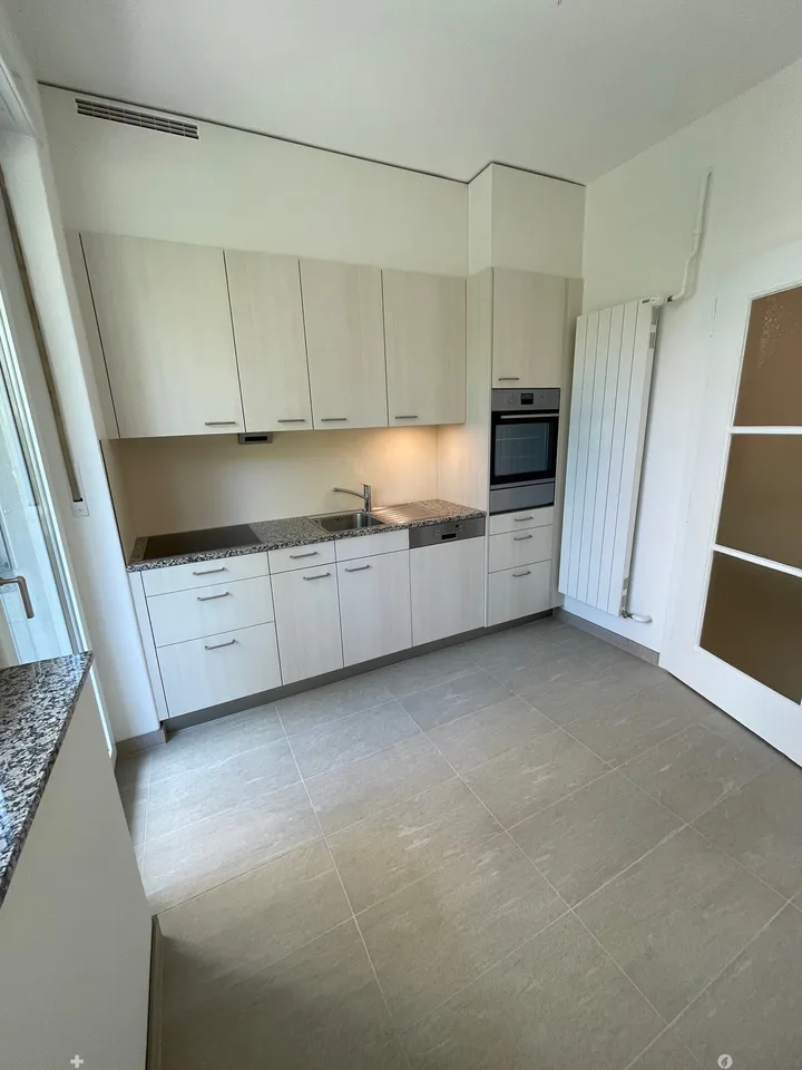 Tolle 4.5-Zimmer-Wohnung im Altbau an der General-Dufour-Strasse in Biel – Foto 5 von 12