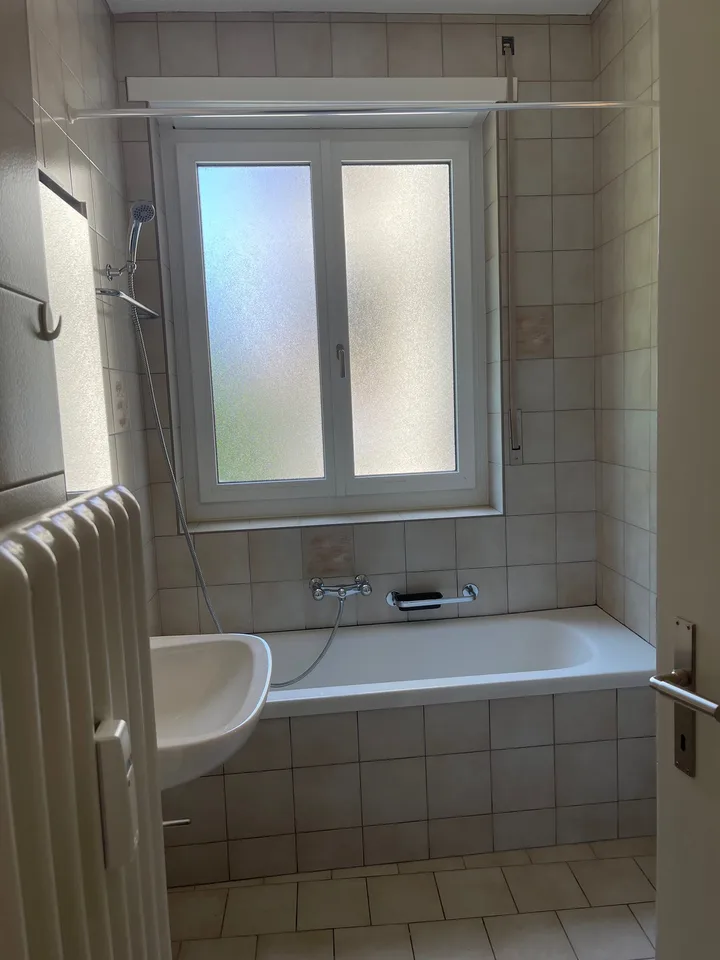 Tolle 4.5-Zimmer-Wohnung im Altbau an der General-Dufour-Strasse in Biel – Foto 9 von 12