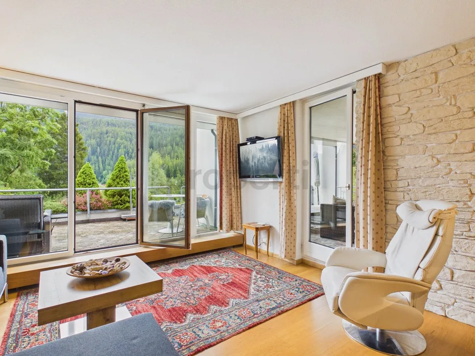 Investir ou vivre à Scuol : Résidence principale ou secondaire, appartement avec terrasse de 3,5 pièces – photo 6 sur 24