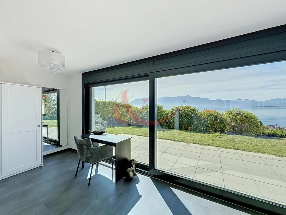 Propriété moderne offrant vue sur le lac et les Alpes ? La Conversion