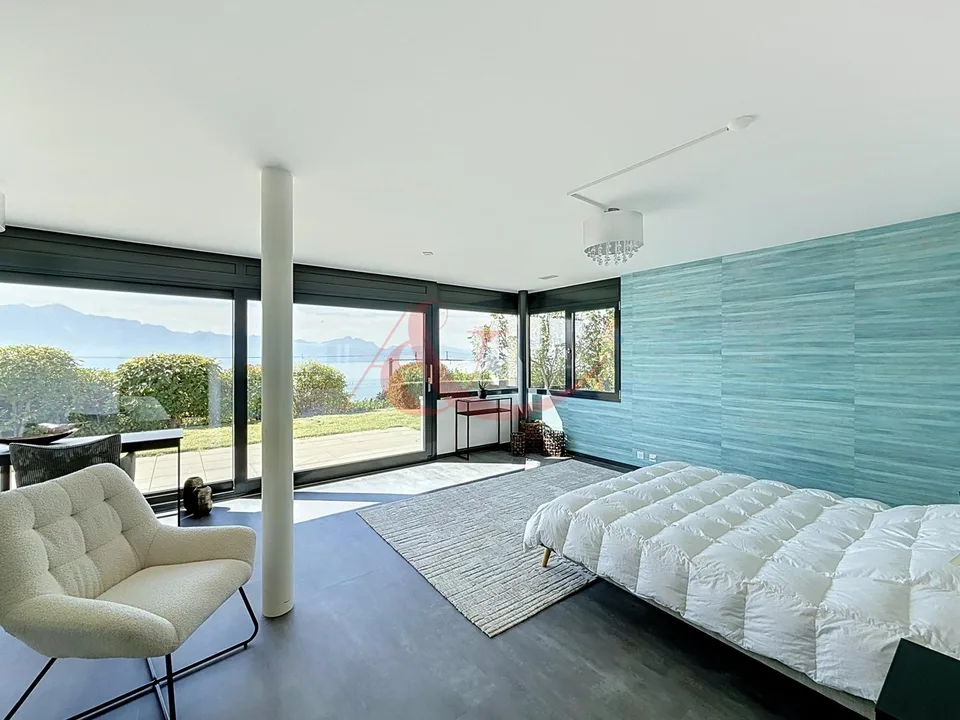 Propriété moderne offrant vue sur le lac et les Alpes ? La Conversion