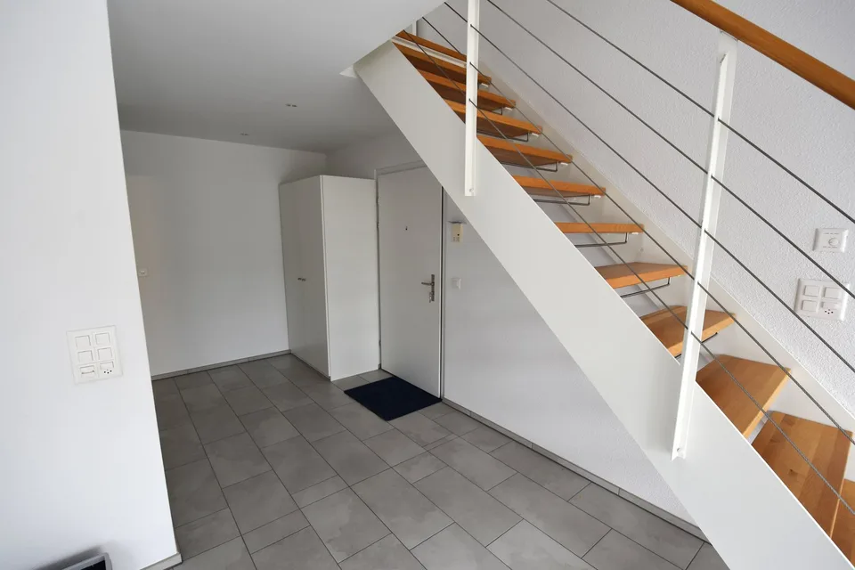 Ampio e luminoso appartamento maisonette con balcone in stato di proprietà