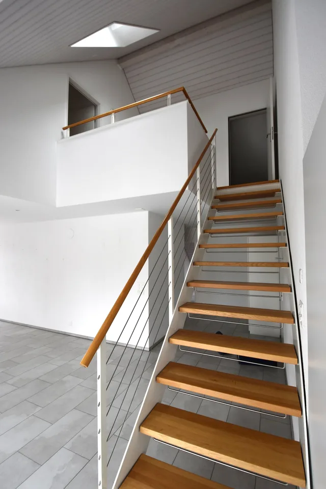 Ampio e luminoso appartamento maisonette con balcone in stato di proprietà