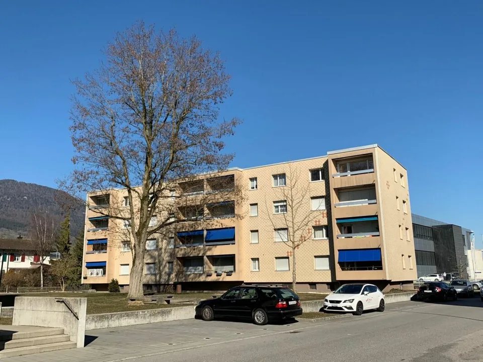 Schöne 4.5-Zimmerwohnung im 1. OG – Foto 2 von 12