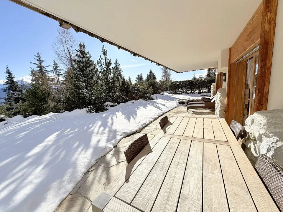 Superbe 4,5 Zimmer Wohnung, geräumig & hell - Hochwertig - Wellnessbereich - Gut gelegen (Ski-in/Ski-out)