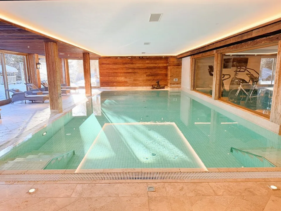 Superbe 4,5 Zimmer Wohnung, geräumig & hell - Hochwertig - Wellnessbereich - Gut gelegen (Ski-in/Ski-out)