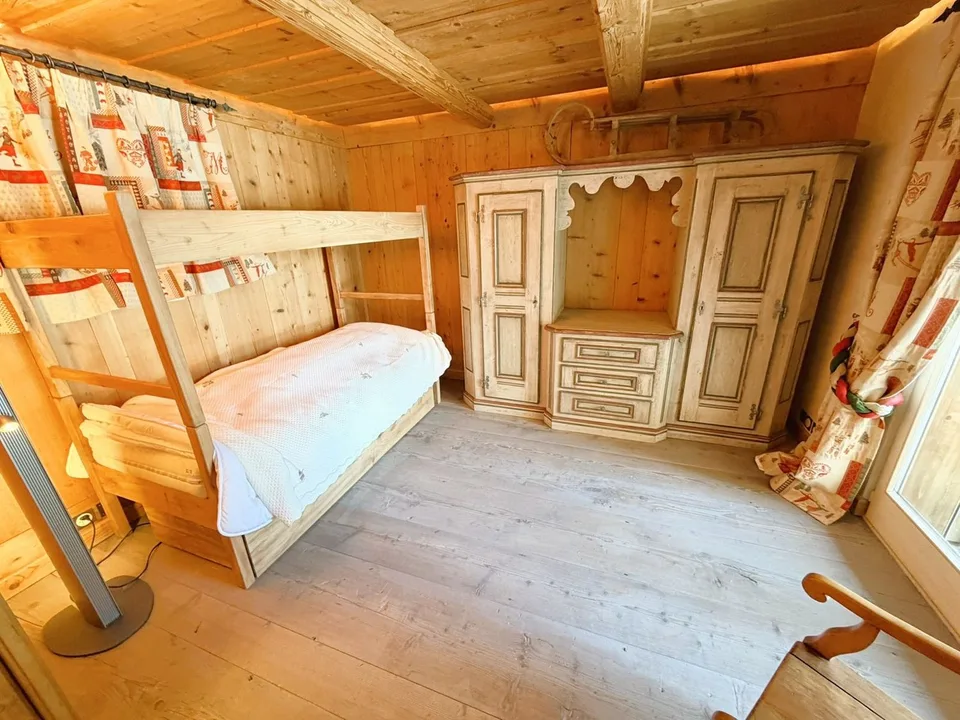 Superbe 4,5 Zimmer Wohnung, geräumig & hell - Hochwertig - Wellnessbereich - Gut gelegen (Ski-in/Ski-out)