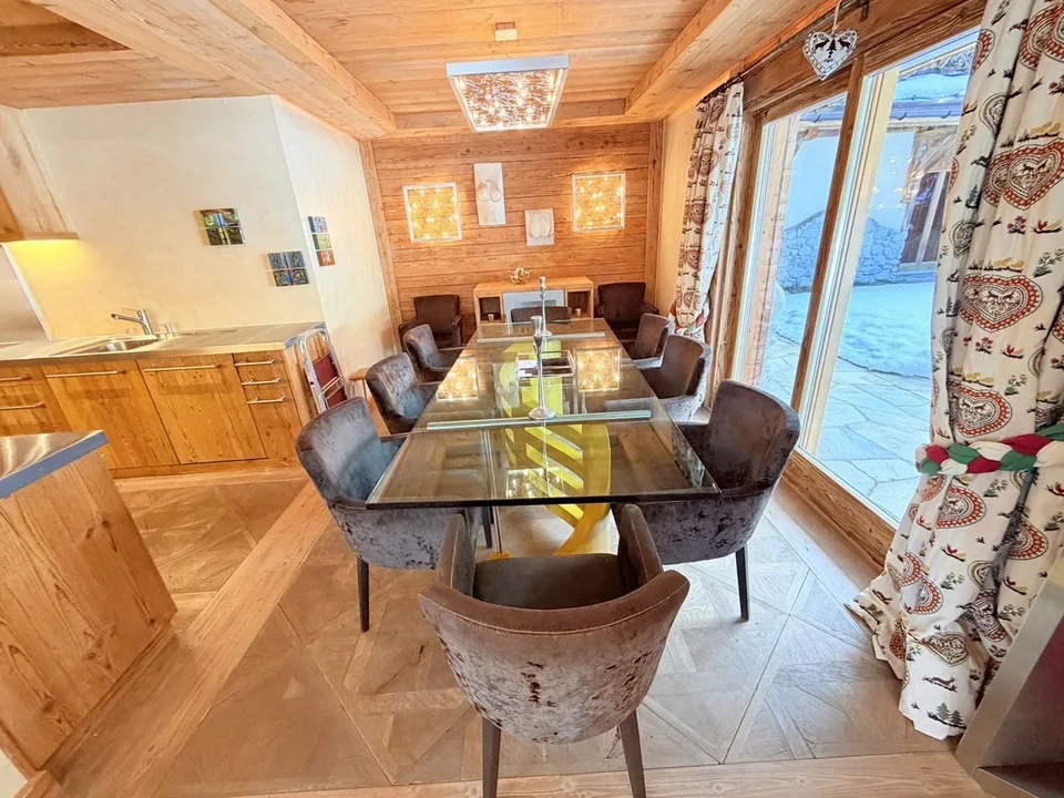 Superbe 4,5 Zimmer Wohnung, geräumig & hell - Hochwertig - Wellnessbereich - Gut gelegen (Ski-in/Ski-out)