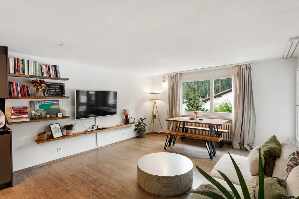 Habitation confortable avec grande terrasse et vue magnifique – photo 2 sur 7