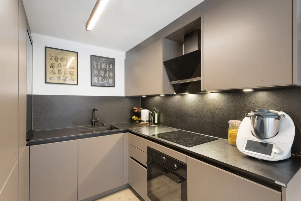 Habitation confortable avec grande terrasse et vue magnifique – photo 3 sur 7