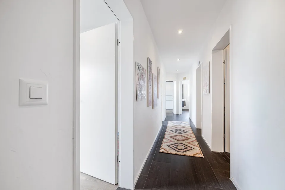 Generous living with a unique balcony concept – photo 5 of 20
