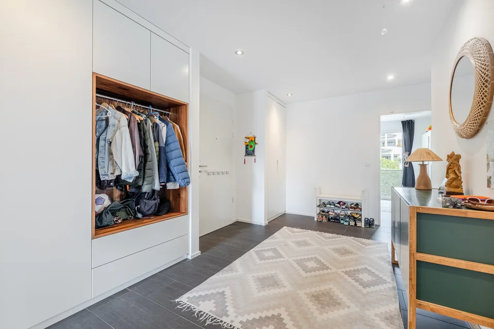 Generous living with a unique balcony concept – photo 2 of 20