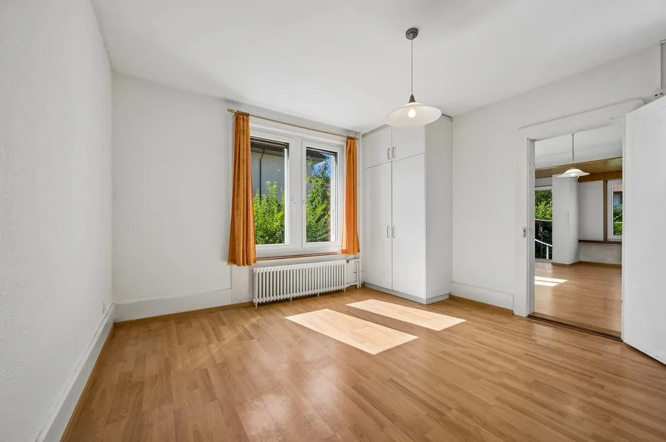 Dreifamilienhaus in Bern-Bümpliz mit Garten und seltenem Potenzial – Foto 8 von 13