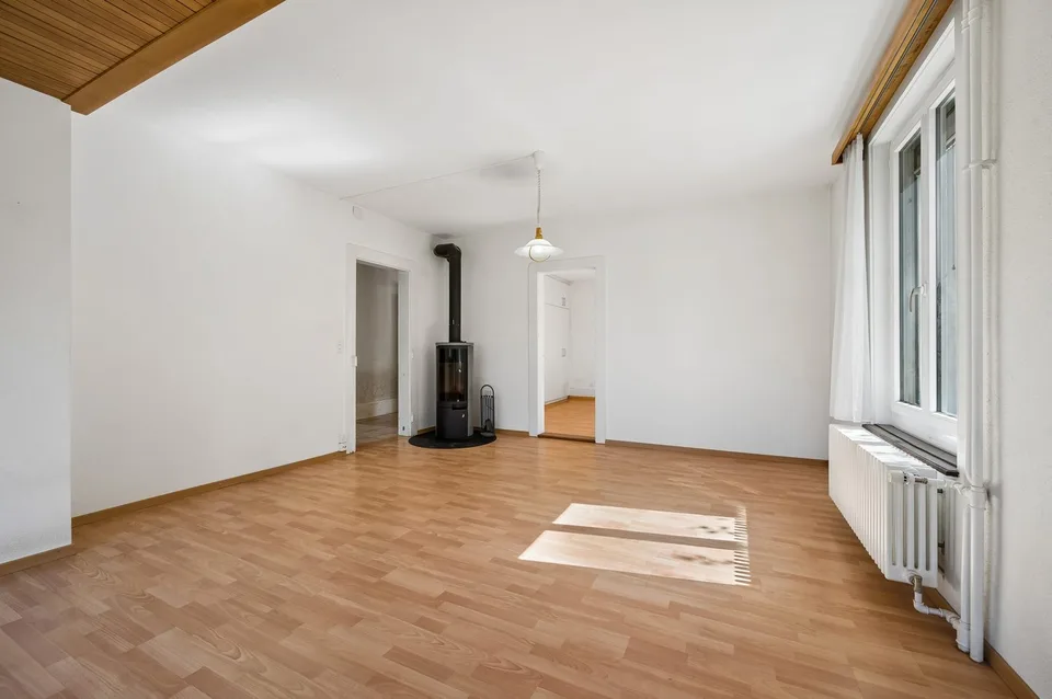 Dreifamilienhaus in Bern-Bümpliz mit Garten und seltenem Potenzial – Foto 4 von 13