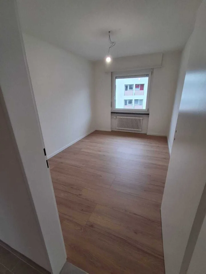 Sanierte Wohnung mit Balkon an sonnige Lage
