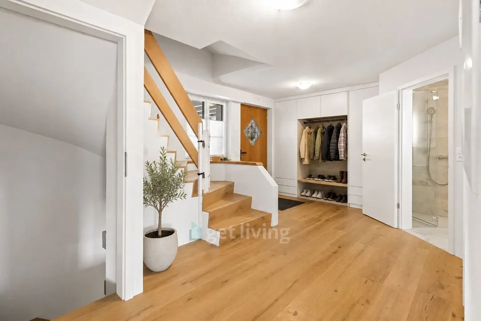 WOHNEN WIE IM EINFAMILIENHAUS - MIT RIESIGEM GARTEN!