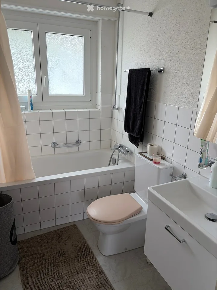 Appartement 4 pièces lumineux avec balcon et belle vue à Steckborn