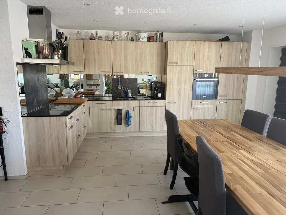 Attraktive 4.5-Zimmer-Wohnung mit Balkon an ruhiger Lage