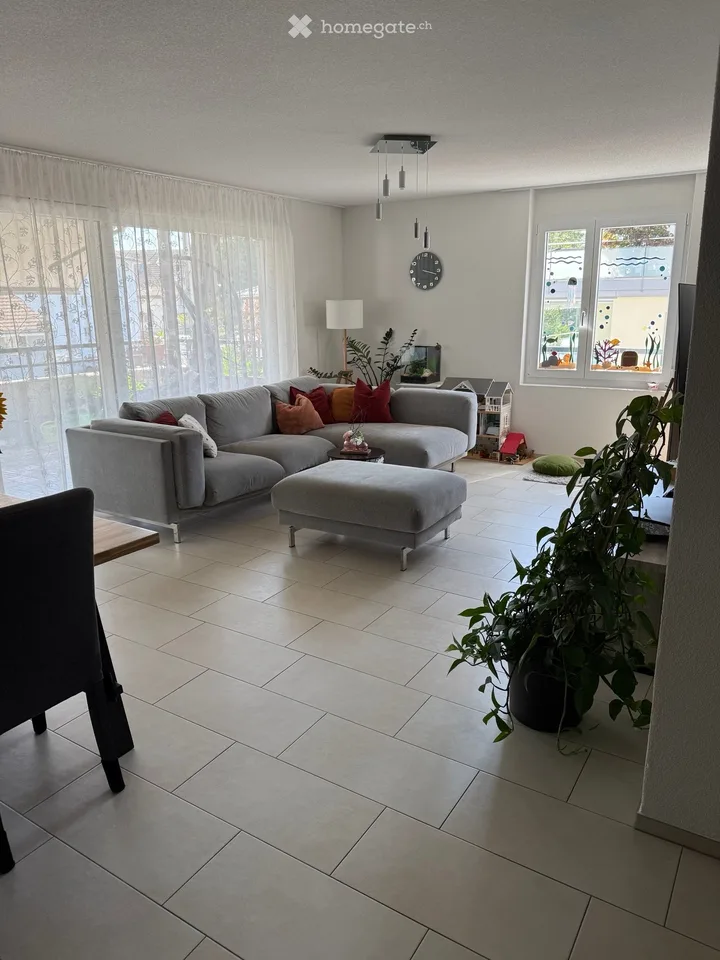 Attraktive 4.5-Zimmer-Wohnung mit Balkon an ruhiger Lage