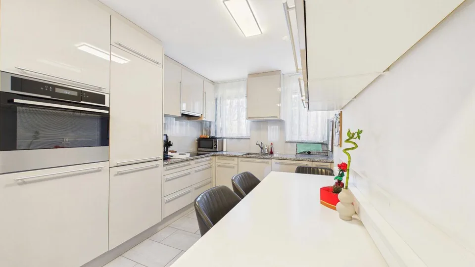 Komfortable 4.5-Zimmer-Wohnung mit praktischer Raumaufteilung – Foto 8 von 15