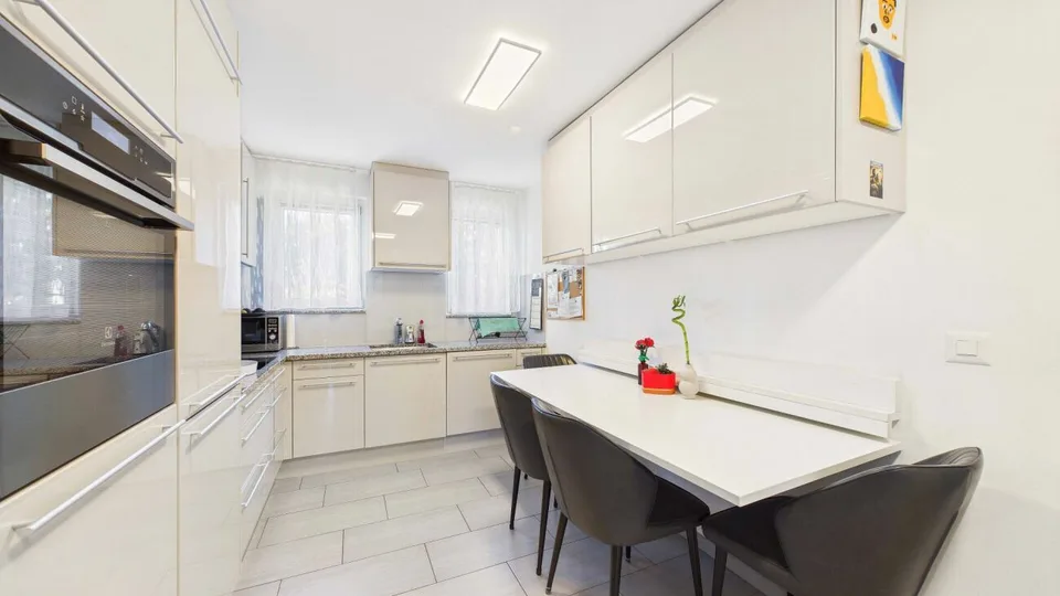 Komfortable 4.5-Zimmer-Wohnung mit praktischer Raumaufteilung – Foto 6 von 15