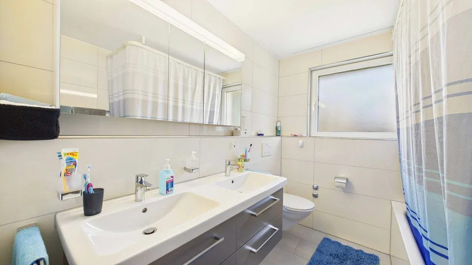Komfortable 4.5-Zimmer-Wohnung mit praktischer Raumaufteilung – Foto 13 von 15