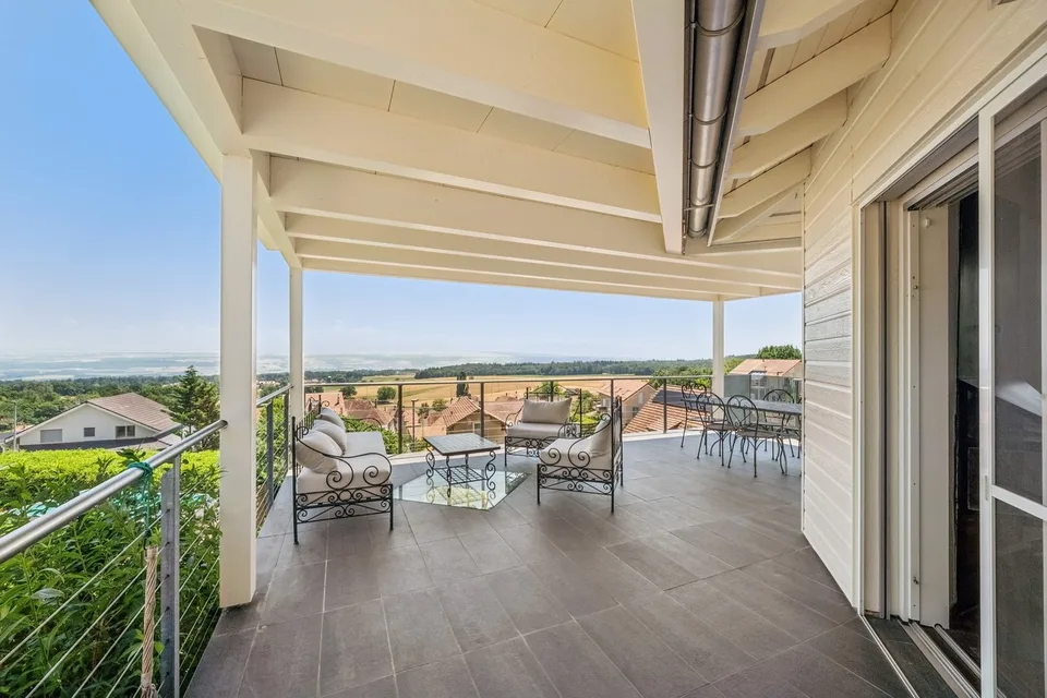 Villa im modernen Architekturstil, spektakuläre Räume, am Fuße des S – Foto 10 von 26